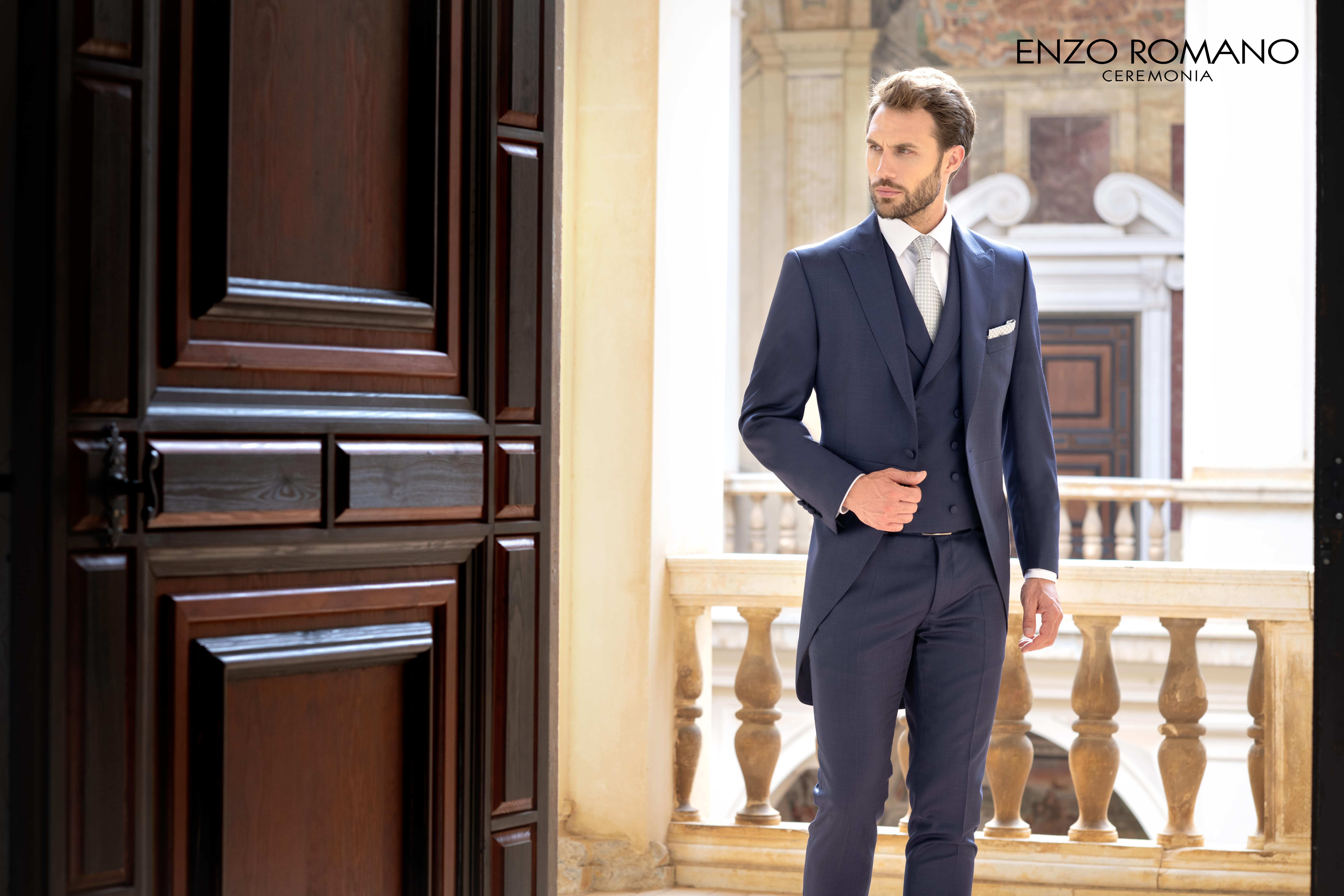 Chaqué para novio, padrino o invitado en color azul de Enzo Romano