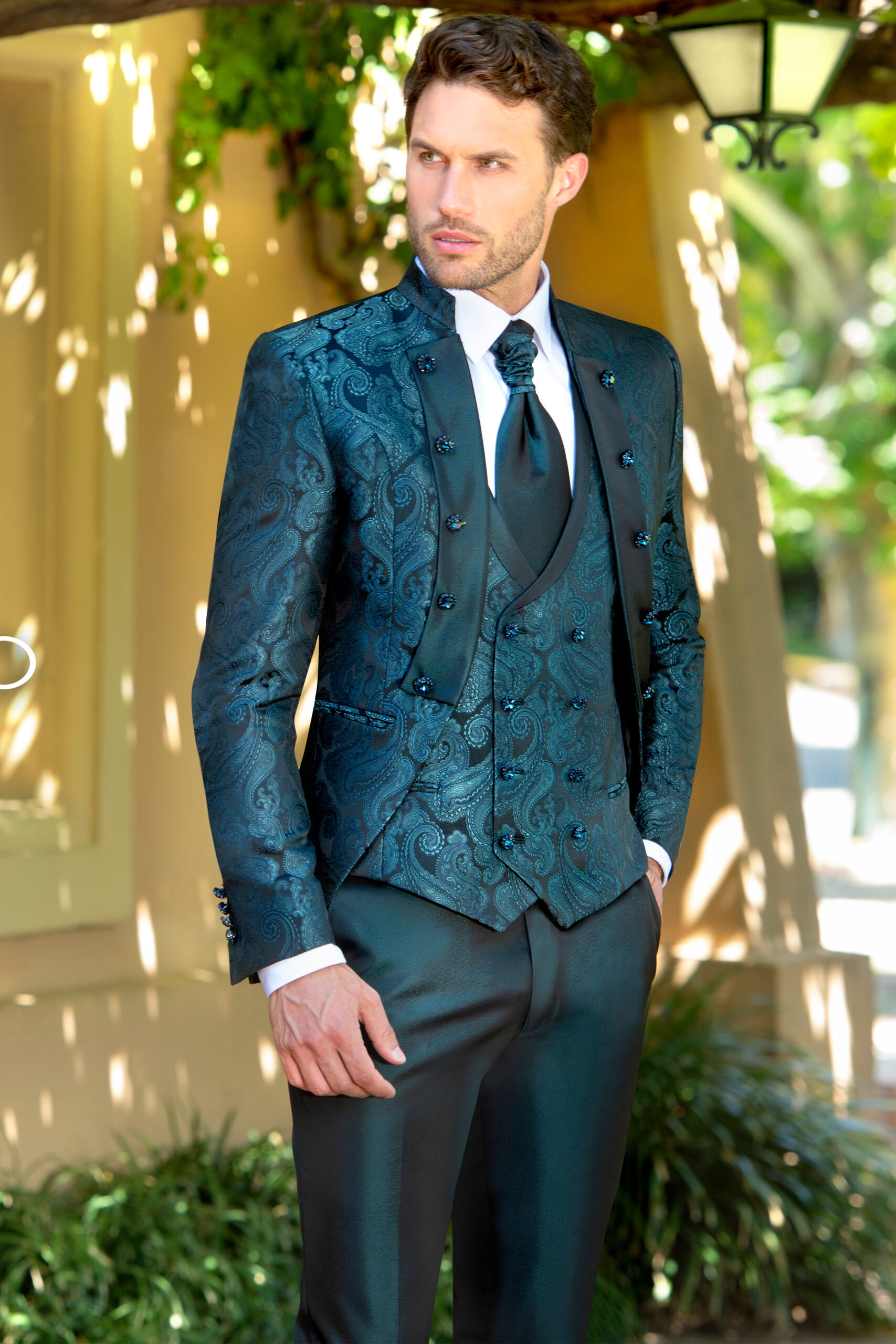 Enzo Romano colección traje de novios en mundonovios vigo